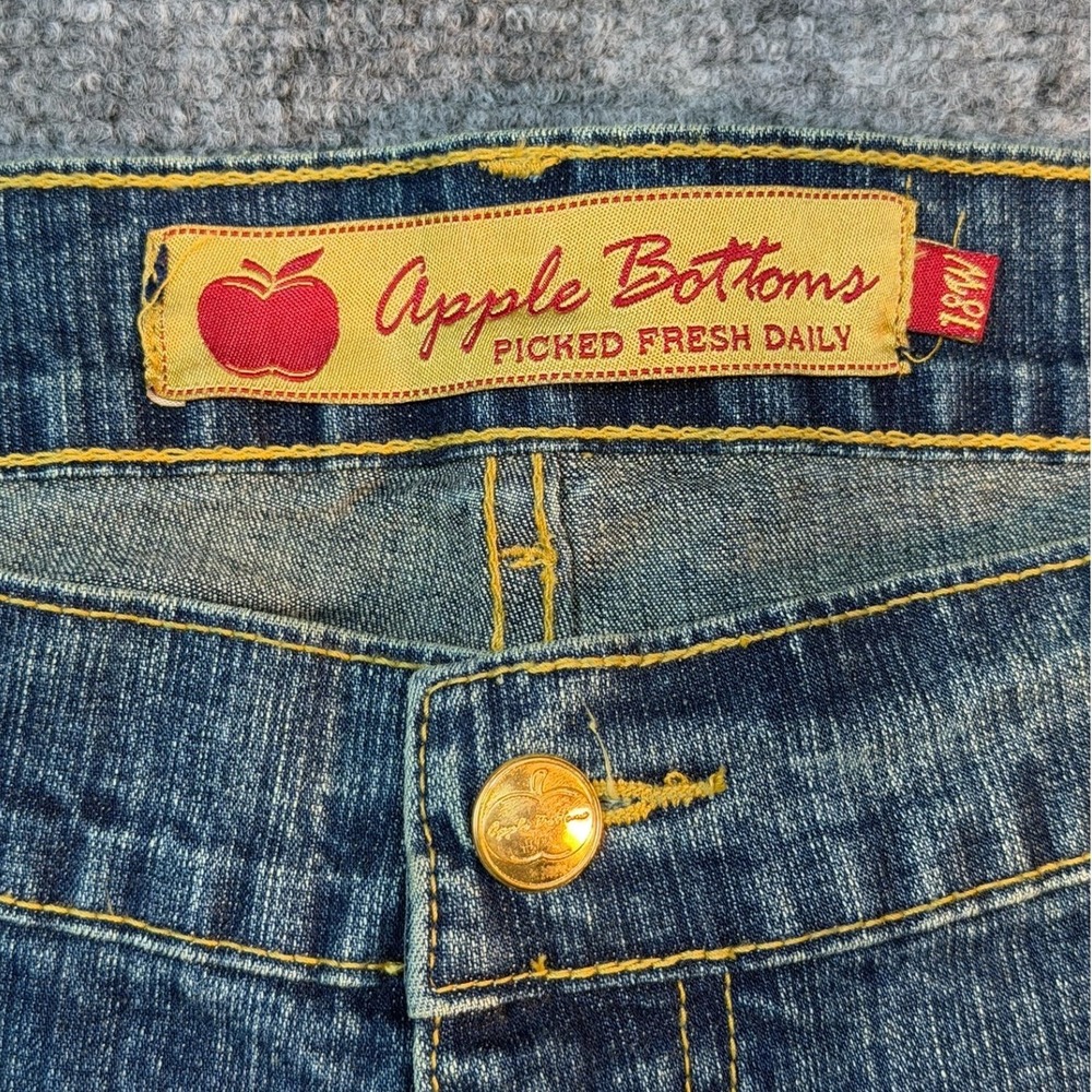 VTG Apple Bottoms Womens Jeans Size 14W Capri Distressed Yellow Embroidered NWOT - Picture 5 of 9